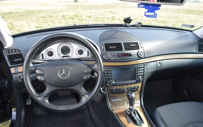 Mercedes-Benz Klasa E cena 26900 przebieg: 332000, rok produkcji 2007 z Legnica małe 596